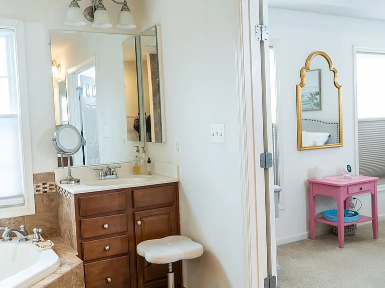 25095 Croxley Green Sq — Photo 52
