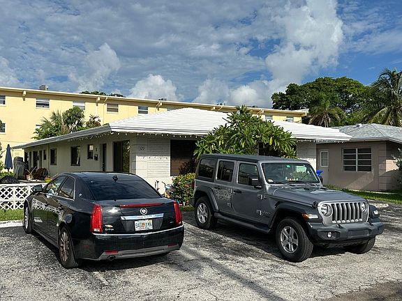 2nd image of 329 SE 12th Avenue