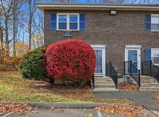 40 Woodridge Dr #40, Cheshire, CT 06410