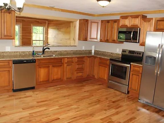 5th image of 718 Sawmill Rd