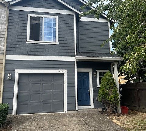 Front of house and driveway