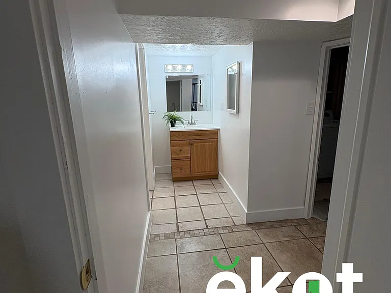 1860 E 3900 S — Photo 10