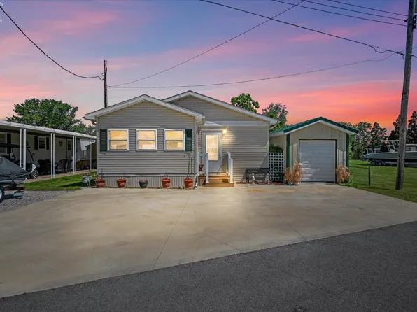 2845 W Risingsun Rd, Port Clinton, OH 43452