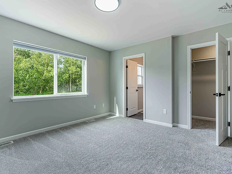 5943-5945 E Porcupine Ave — Photo 6