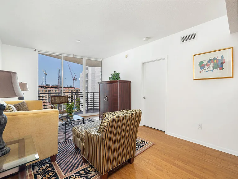 1551 N Flagler Dr #903 — Photo 4