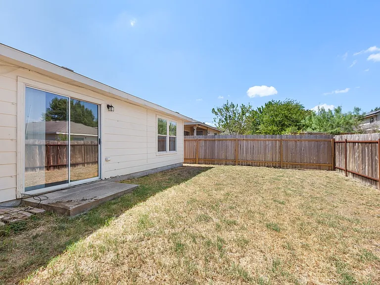 7400 Cayenne Ln — Photo 27