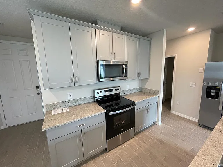 407 Legacy Loop — Photo 11