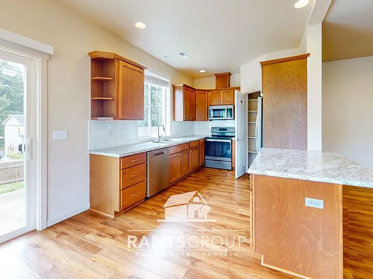 603 3rd Ave SW #A & B — Photo 3
