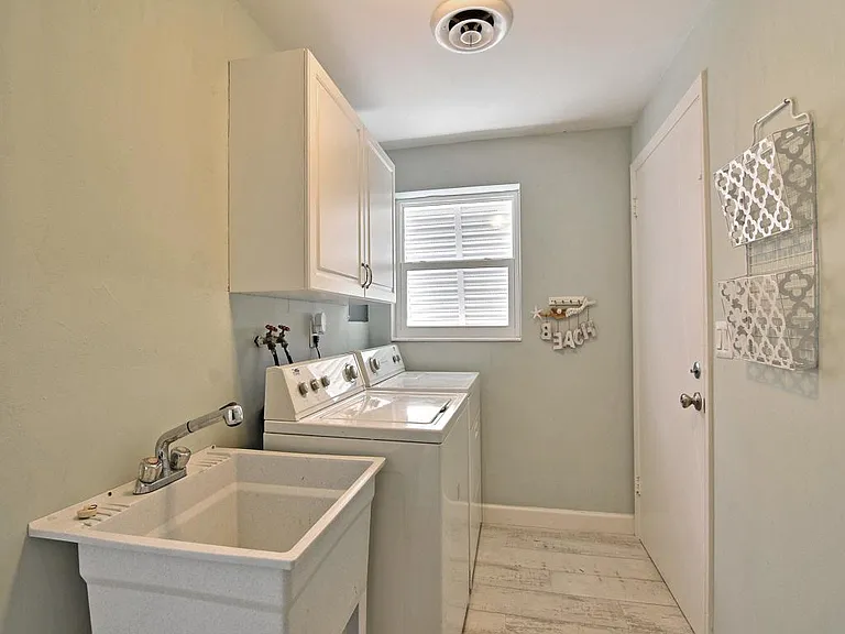 610 Honeysuckle Ln — Photo 27