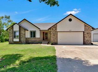 8861 N Janis St, Valley Center, KS 67147