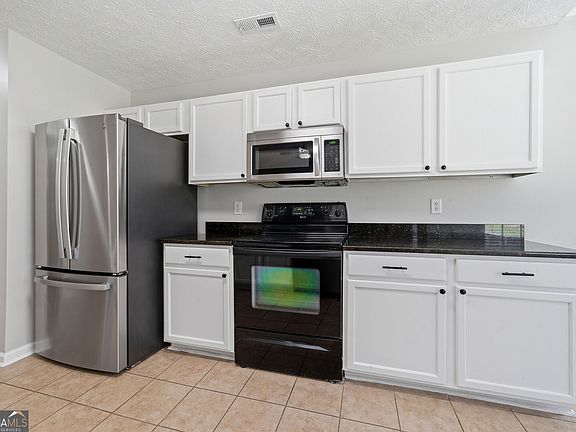 5th image of 206 Rock House Rd