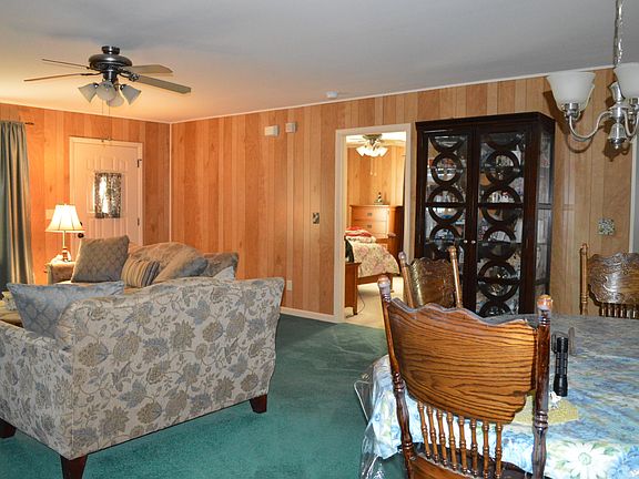 3rd image of 590 Brooklawn Trl SE