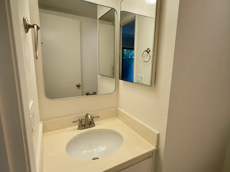 3655 Constellation Rd — Photo 11