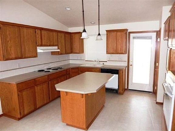 4th image of 1411 S Avalon Ln