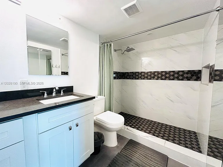 3004 Portofino Isle #B2 — Photo 12