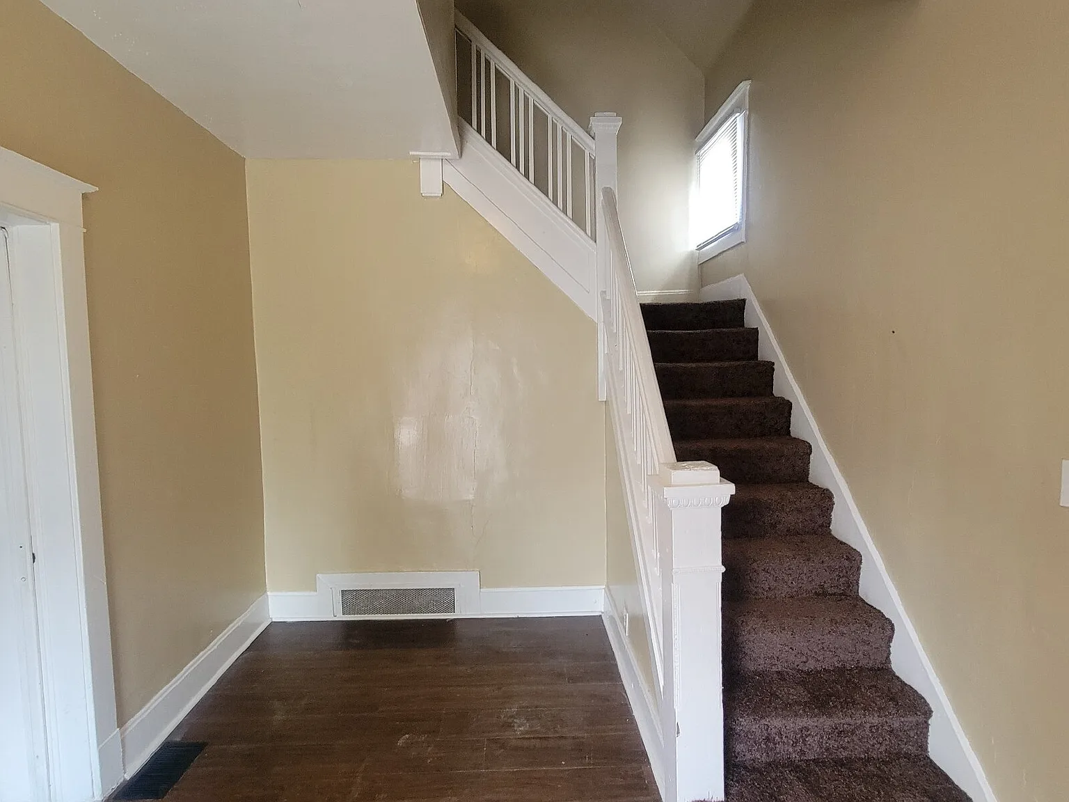 4 bed, $1,075 — Photo 2