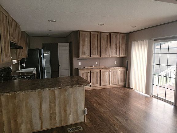 5th image of 12651 Claremont Cir #101