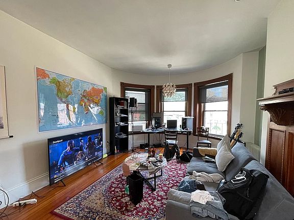 3rd image of 849 Beacon St APT 2