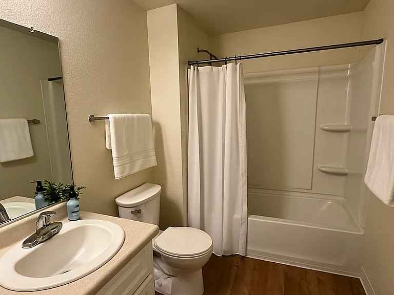 Emerald Pointe — Photo 19