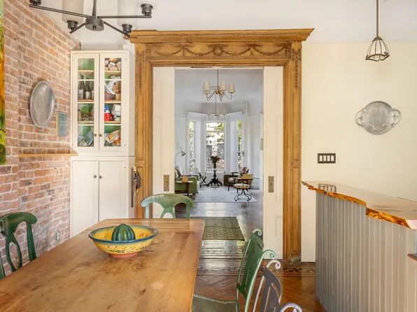 882 Park Place image 19 of 49