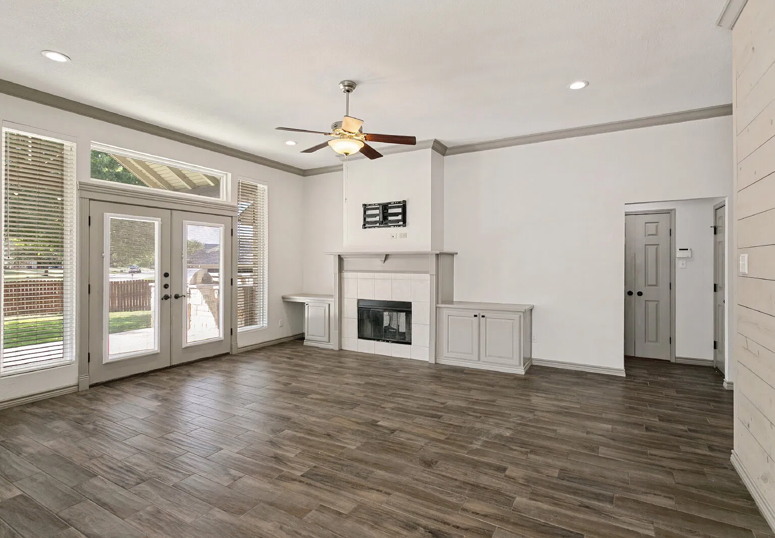 4 bed, 2.0 bath, 1826 sqft, $2,350 — Photo 4