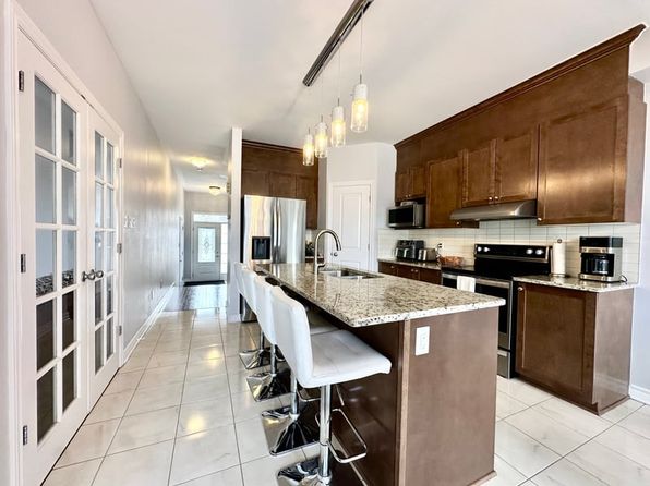 110 Pin Cherry Grv, Ottawa, ON K1W 0J5