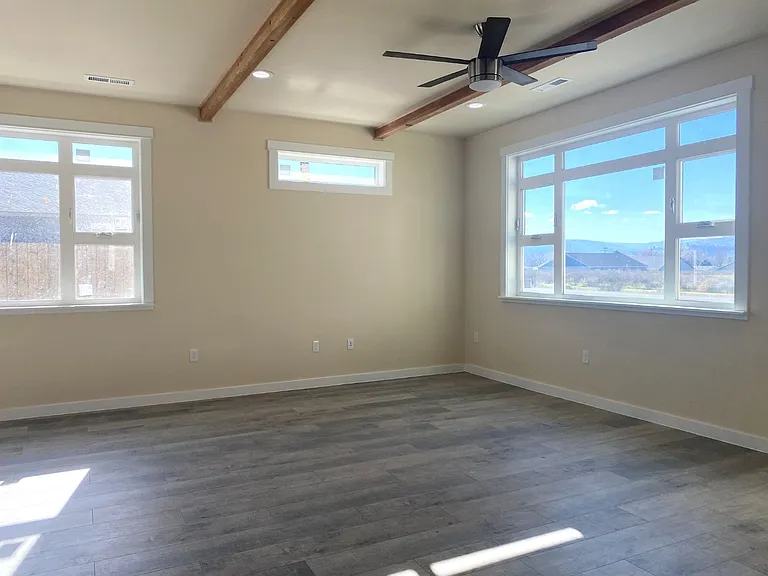332 Lolly Ln — Photo 3