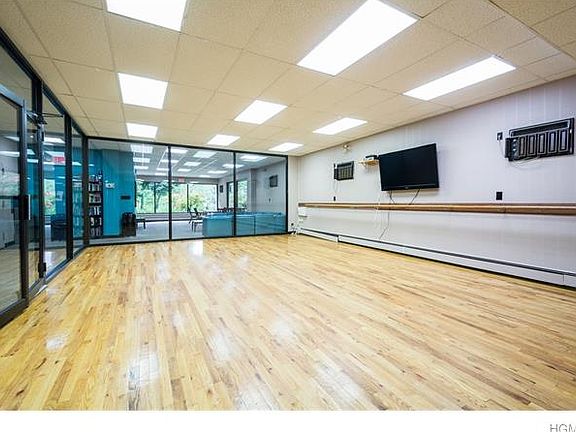 5th image of 110 Pearsall Dr APT 3A