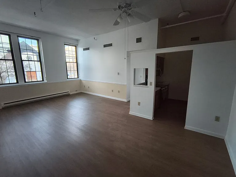 72 Maple Street — Photo 50