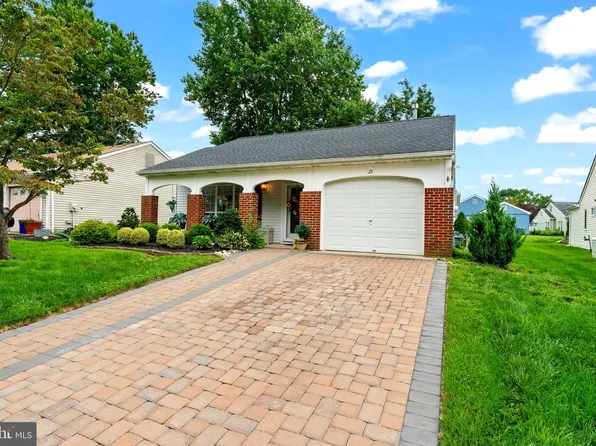 23 Buxton Ct, Southampton, NJ 08088