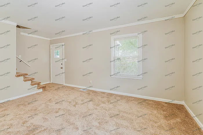 4 bed, 1.0 bath, 1026 sqft, $1,470 — Photo 4