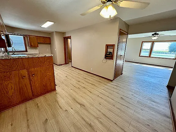 3 bed, 1436 sqft, $1,850 — Photo 2