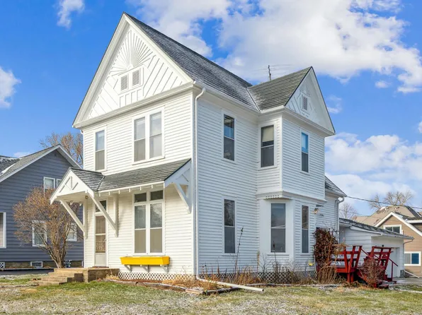 388 Lincoln Ave, Zumbrota, MN 55992
