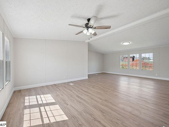 4th image of 706 Sapphire Ct