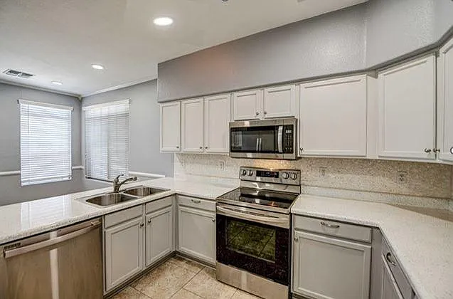 712 S Jesse Street — Photo 3
