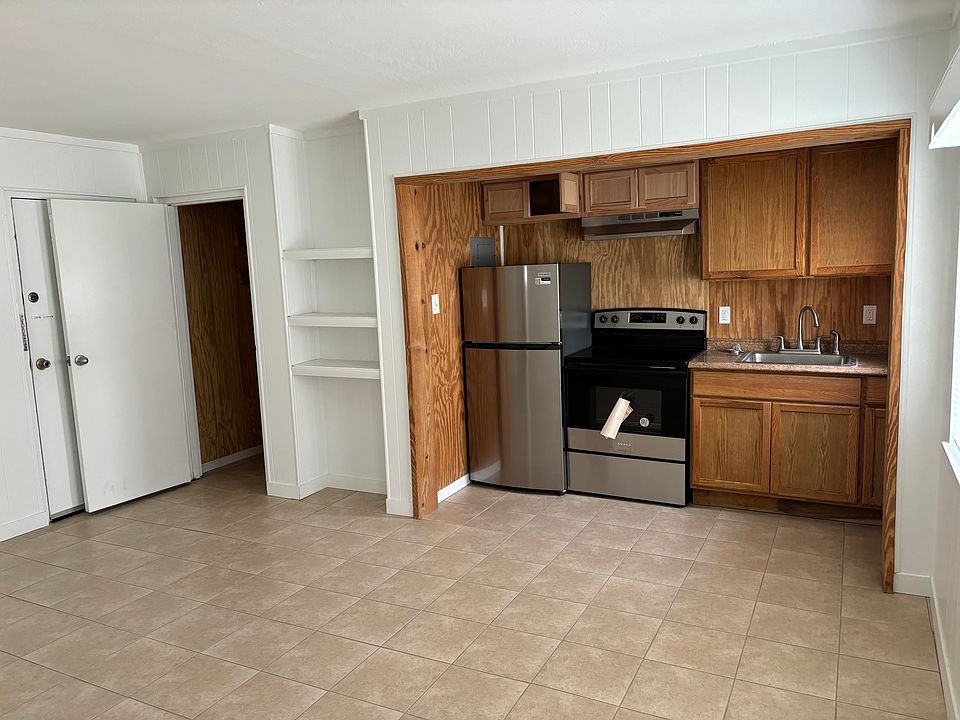 2nd image of 902 2nd St N APT 6