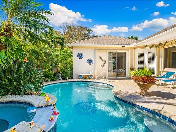 3rd image of 222 Oak Hammock Cir SW