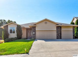 17367 Y St, Omaha, NE 68135