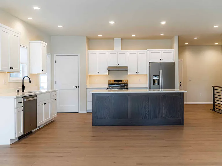 1400 Path Pl — Photo 2