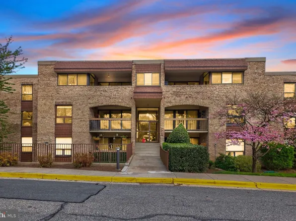 421 Christopher Ave #2, Gaithersburg, MD 20879