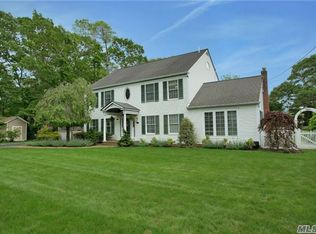 8 Wilton Ct, Great River, NY 11739