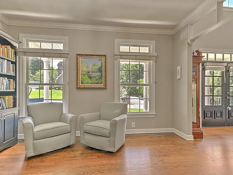9 Wayland Ct — Photo 6