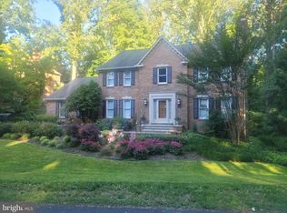 1097 Old Cedar Rd, Mc Lean, VA 22102