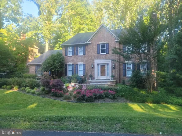 1097 Old Cedar Rd, Mc Lean, VA 22102