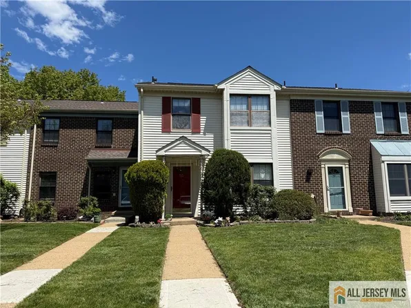 55 Pear Tree Ln #77, Franklin Park, NJ 08823
