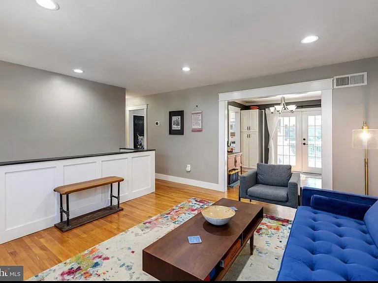 4529 Kendall Dr — Photo 2
