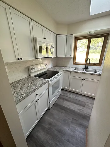 16547 Dorcas St Photo 1