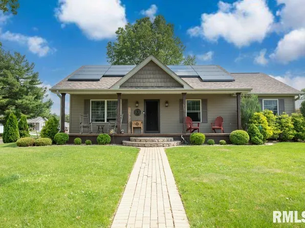 1160 E Juniper St, Canton, IL 61520