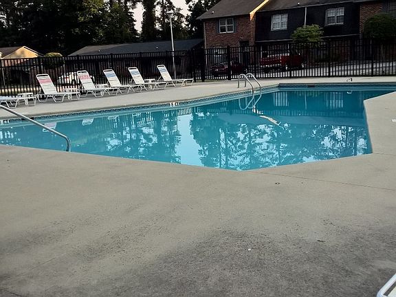 4th image of 1958 Meadowbrook Cir NW