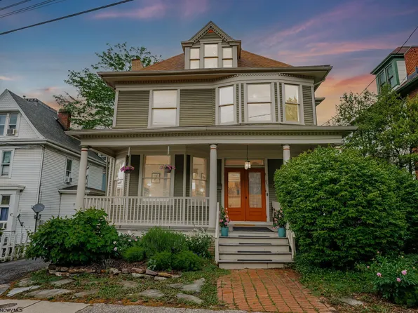225 Wilson Ave, Morgantown, WV 26501